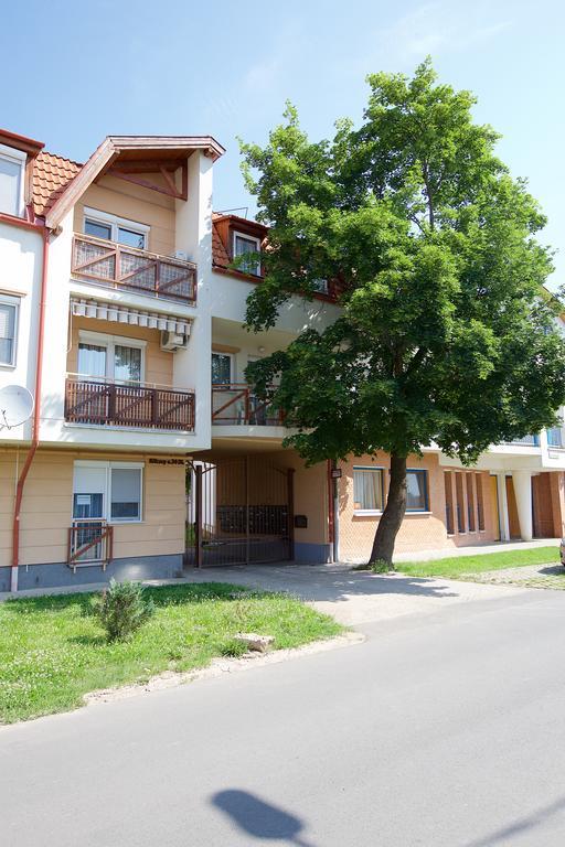 Zoli Apartmanok-maya Koelcsey 34-36 Apartament Hajdúszoboszló