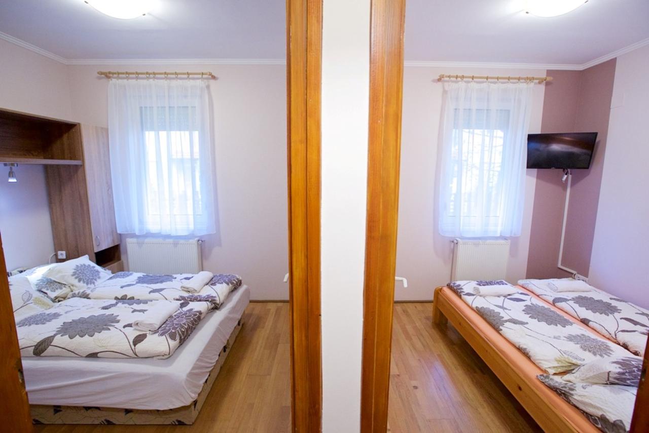 Апартаменты Zoli Apartmanok-maya Koelcsey 34-36 Хайдусобосло